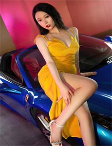 红色连衣裙